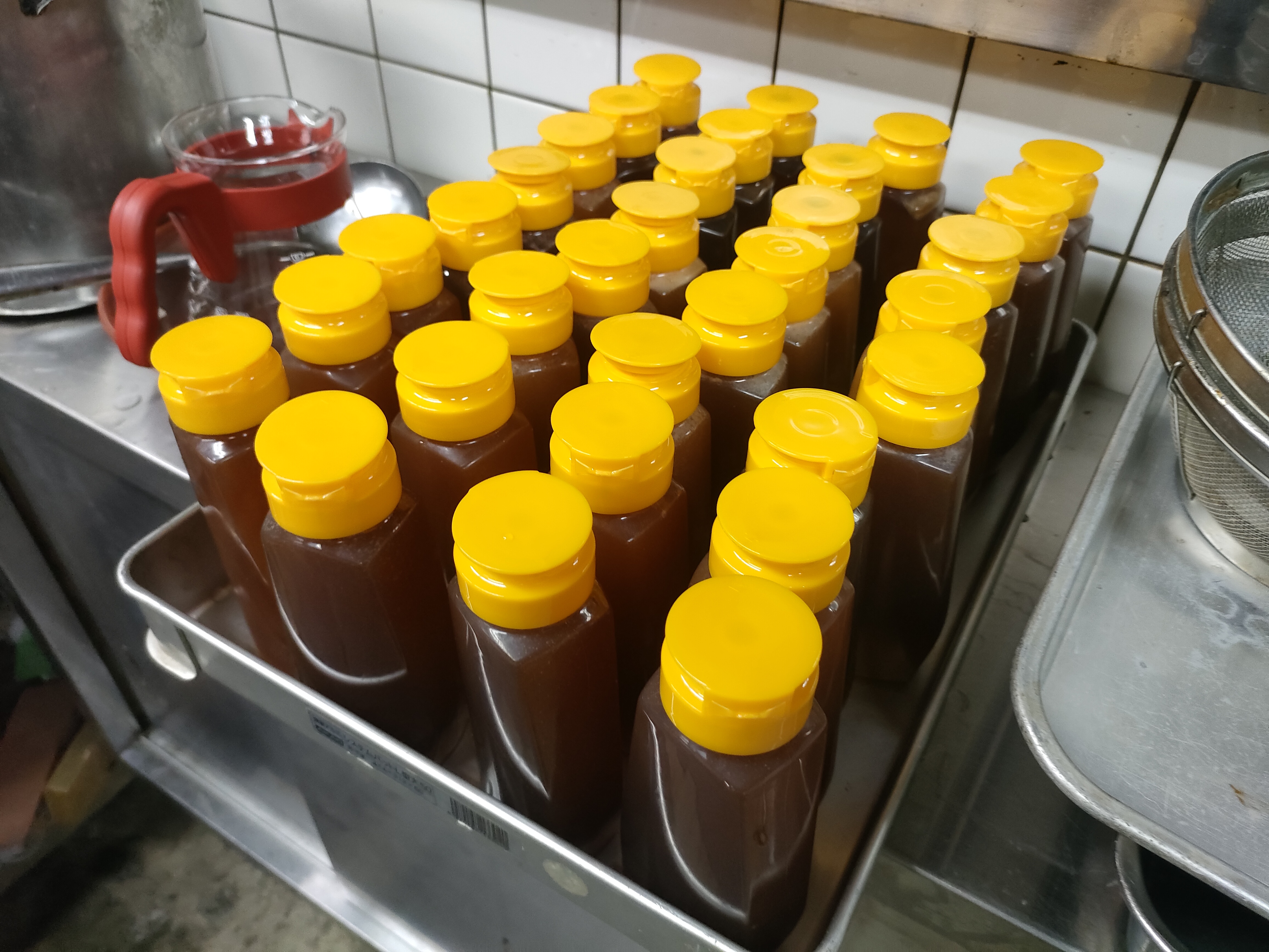 完成した蜂蜜ボトル